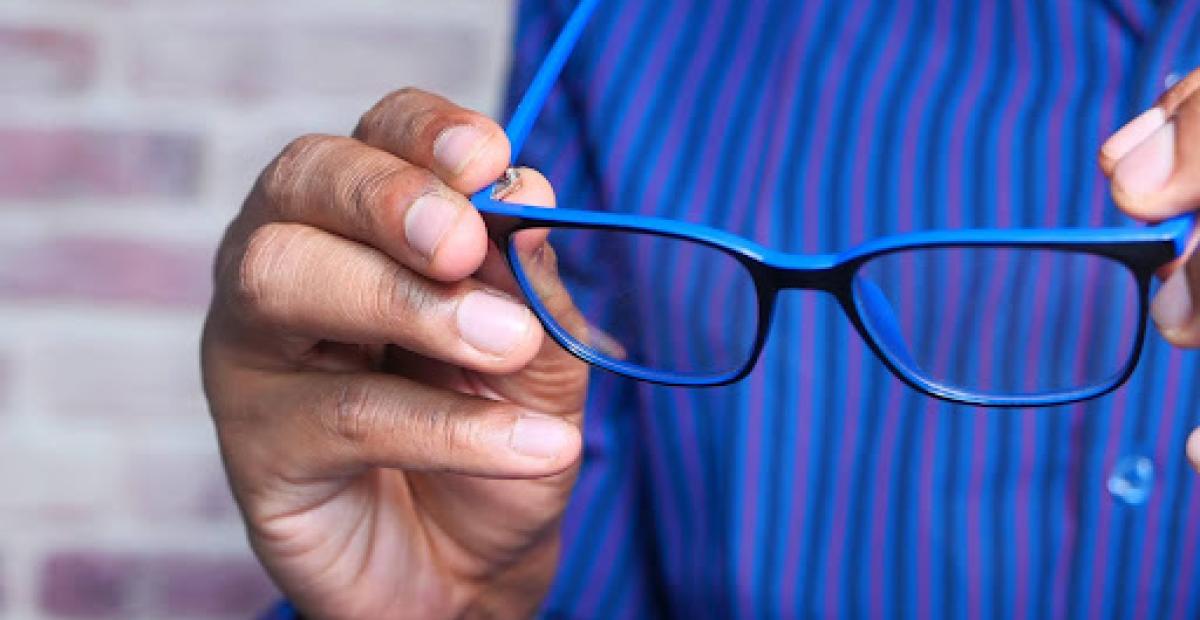 Illustration de l'article Quelle est la différence entre les cadres de lunettes en métal et ceux en plastique ? - Scoop Vision